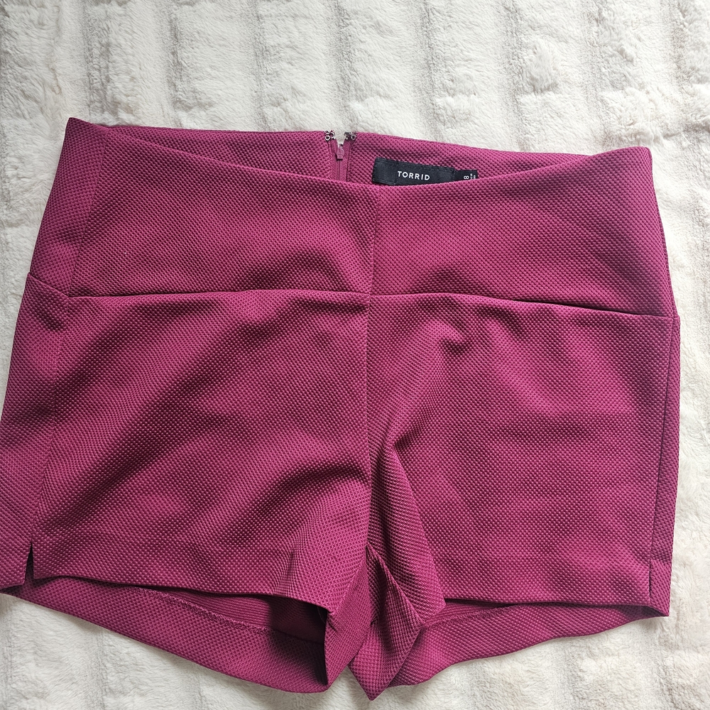 Torrid Magenta Pink Textured Pin Up Shorts Plus Size 18